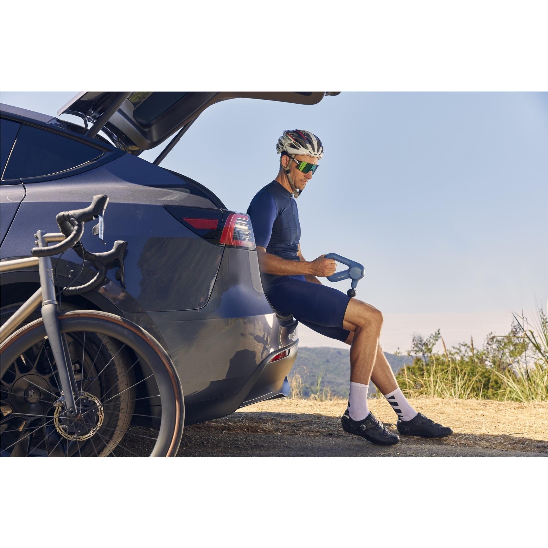 Theragun Relief Handheld Massager (Navy)