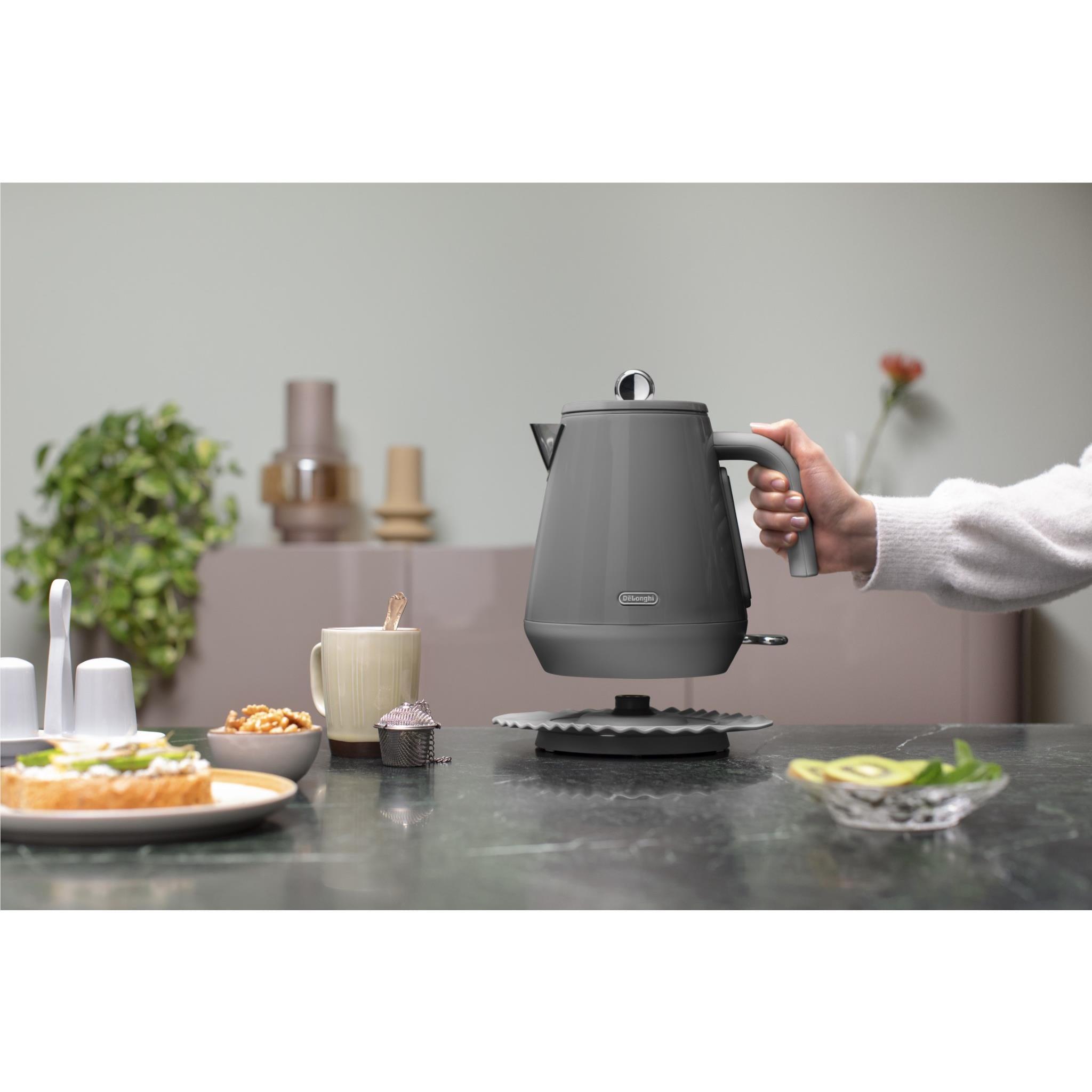 De'Longhi Eclettica 1.7L Kettle (Graceful Grey)