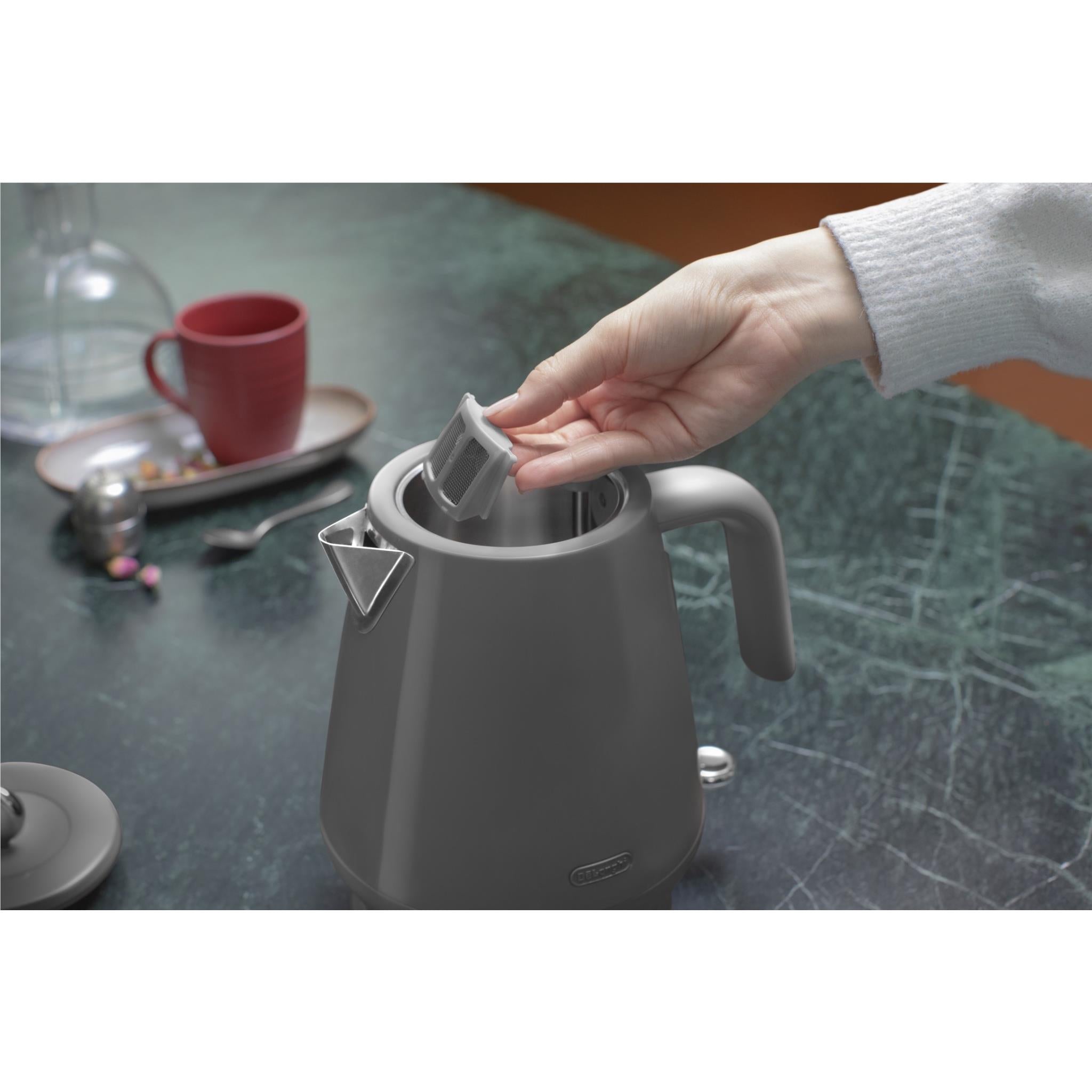 De'Longhi Eclettica 1.7L Kettle (Graceful Grey)