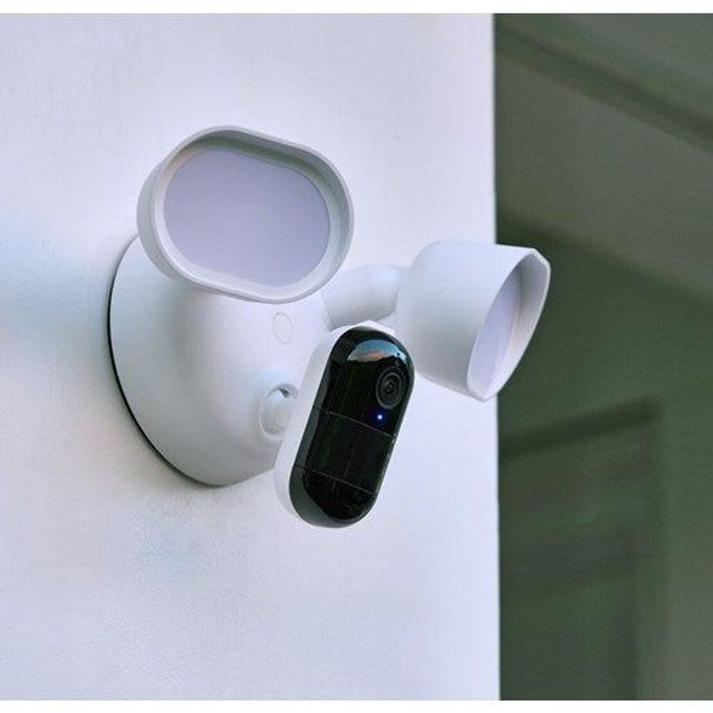 FLW2001-100AUS - ARLO WIRED FLOODLIGHT CAMERA 1 YEAR WARRANTY - WHITE